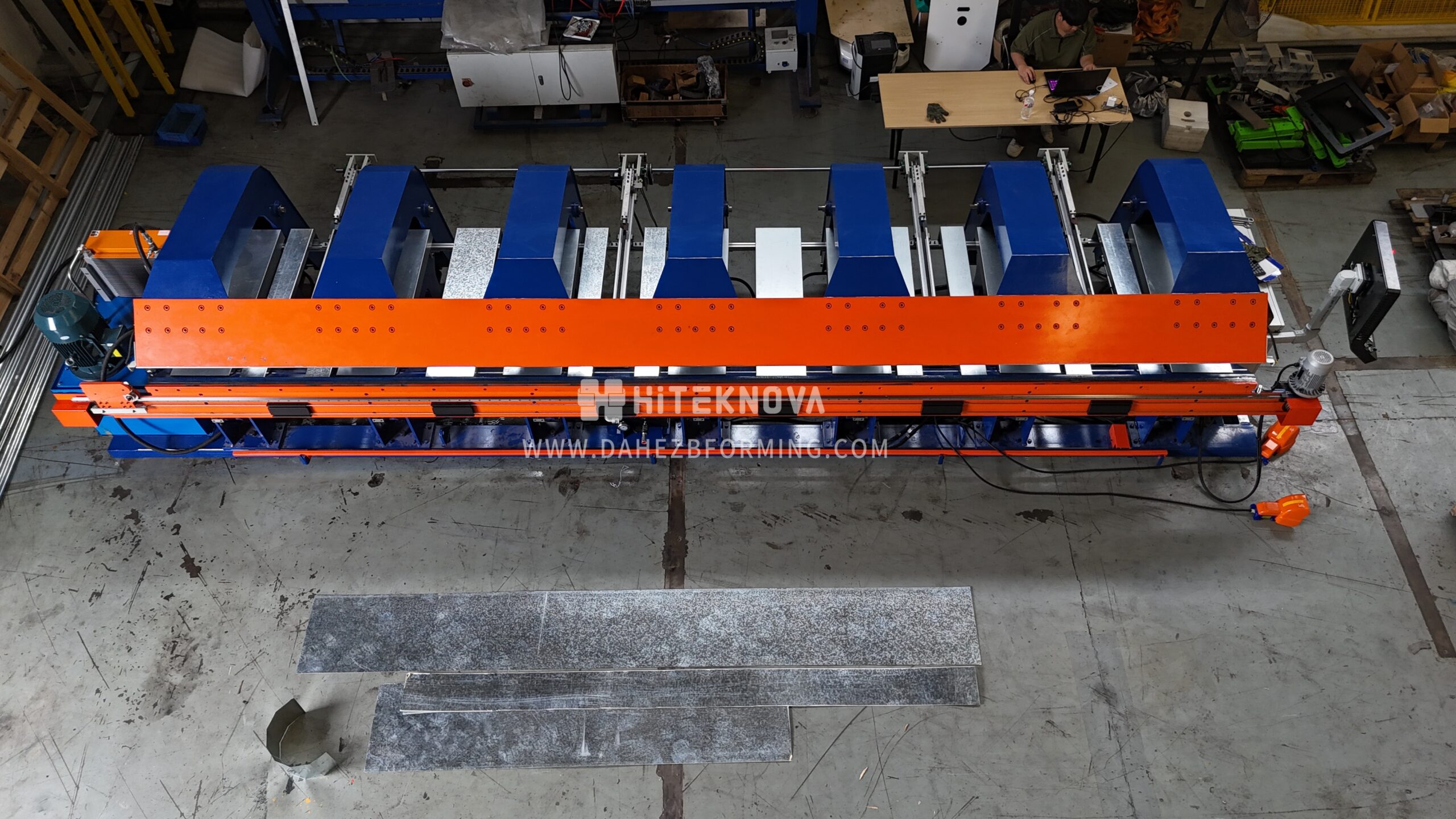 Hydraulic CNC Bending Machine