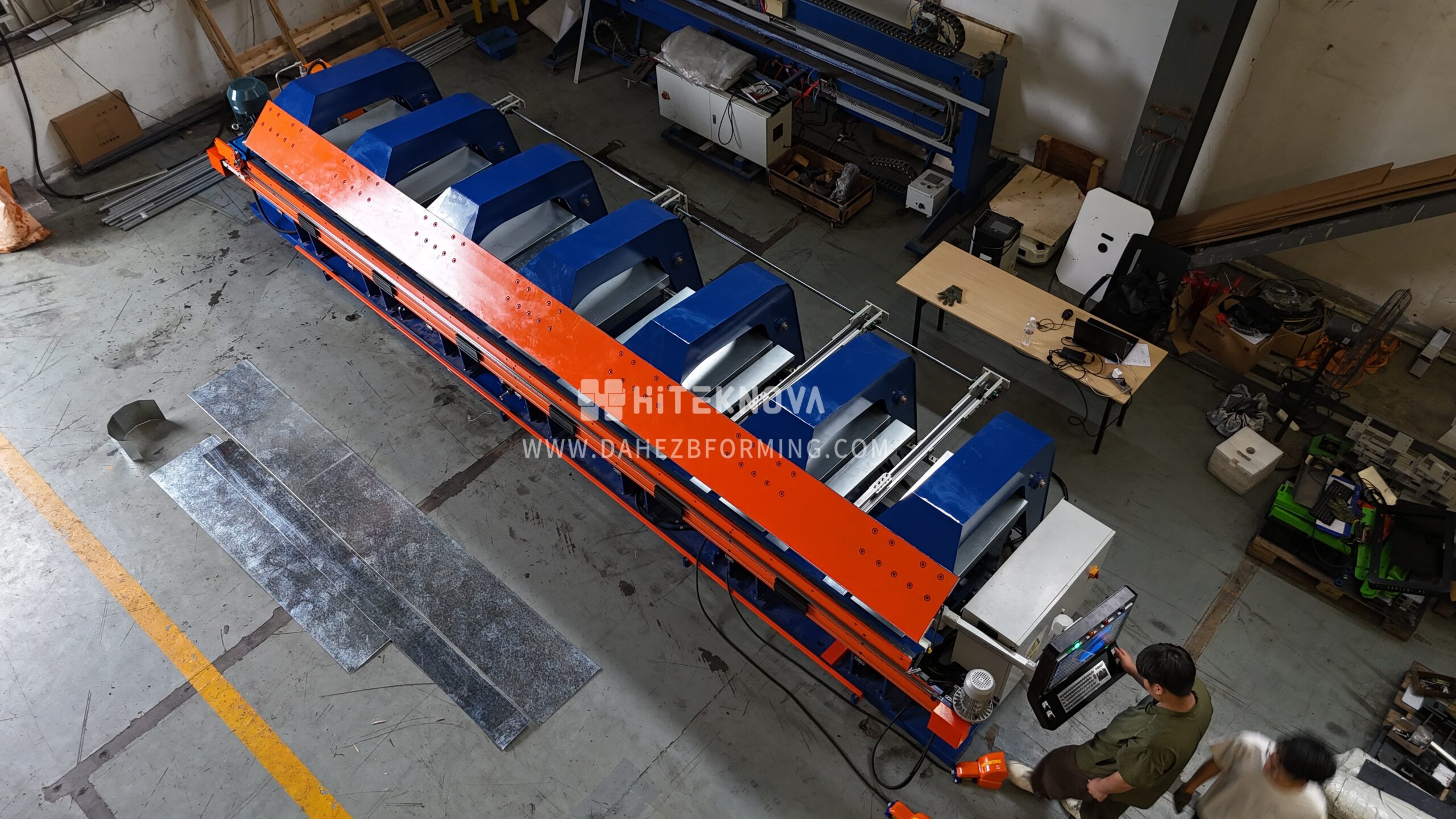 Hydraulic CNC Bending Machine